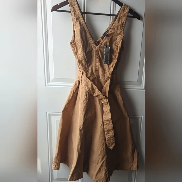 Women's dress - Picture 4 of 7